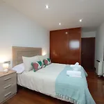 Night Day Duplex 패트론